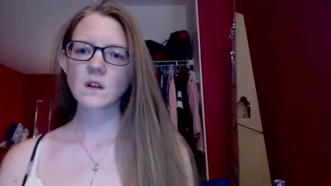 Snapshot of angelicangel3 chatting on November 9, 2025, 12:42 am AngelicAngel online show from November 9, 2025, 12:42 am