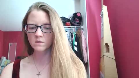 Snapshot of angelicangel3 chatting on February 4, 2026, 9:53 pm AngelicAngel online show from February 4, 2026, 9:53 pm