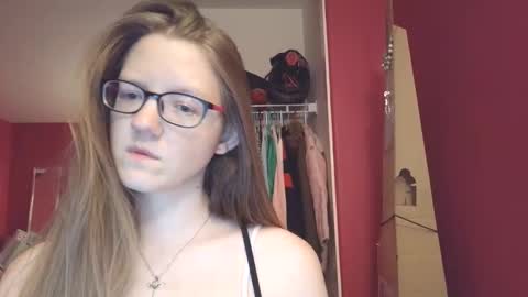 AngelicAngel online show from April 16, 2026, 5:52 am