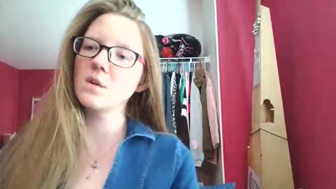 AngelicAngel online show from May 26, 2026, 9:22 pm
