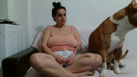 Angela online show from December 18, 2024, 7:41 pm