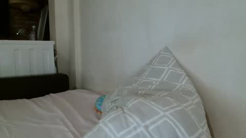 Angela online show from February 5, 2025, 6:26 pm