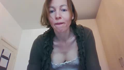 angelicfenix online show from February 19, 2026, 7:04 am