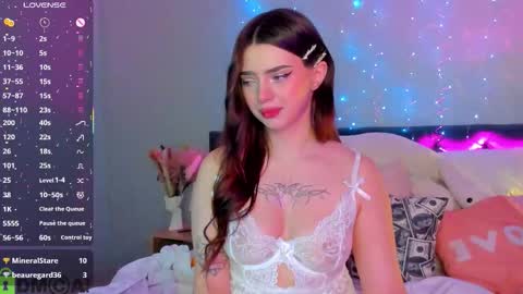 Snapshot of angelika_cute_ chatting on November 11, 2025, 1:05 am Angelika online show from November 11, 2025, 1:05 am
