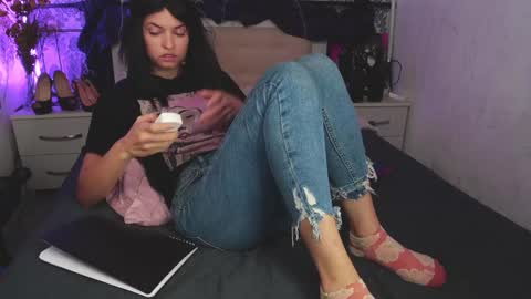 Snapshot of angelika_rouge chatting on September 18, 2025, 3:58 pm Angelika Rouge online show from September 18, 2025, 3:58 pm