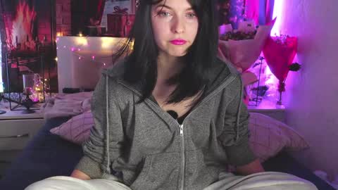 Angelika Rouge online show from January 7, 2026, 6:43 pm