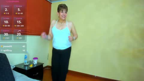 Snapshot of angelina_stone_65 chatting on December 17, 2024, 1:07 am Angelina online show from December 17, 2024, 1:07 am