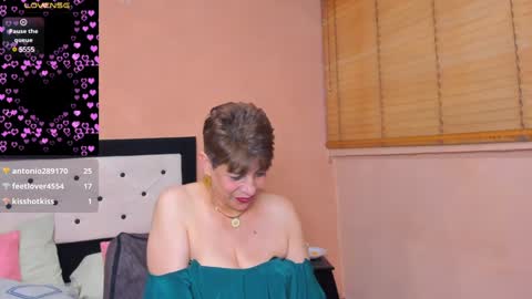 Snapshot of angelina_stone_65 chatting on January 4, 2025, 1:42 am Angelina online show from January 4, 2025, 1:42 am