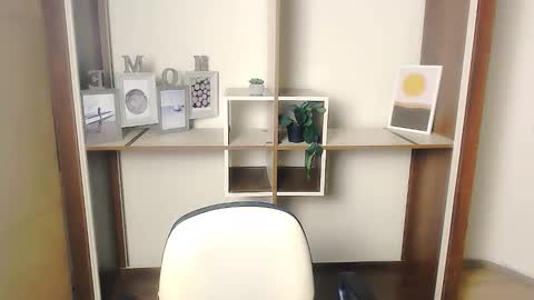 Snapshot of angelinalov_ chatting on September 12, 2025, 6:46 am Angelina online show from September 12, 2025, 6:46 am