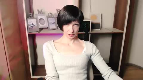 Snapshot of angelinalov_ chatting on November 19, 2025, 7:30 am Angelina online show from November 19, 2025, 7:30 am