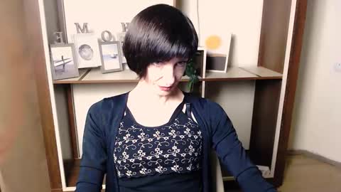 Snapshot of angelinalov_ chatting on December 2, 2025, 7:36 am Angelina online show from December 2, 2025, 7:36 am