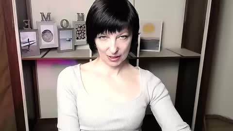 Angelina online show from March 5, 2026, 8:54 am