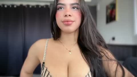 Angelina Weiss online show from July 17, 2026, 7:08 pm