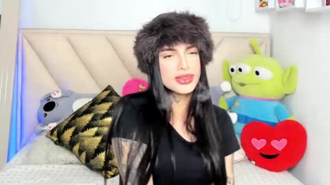 Angeline Smith  online show from December 13, 2024, 8:41 am