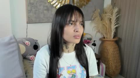 Angeline Smith  online show from October 27, 2025, 9:52 pm