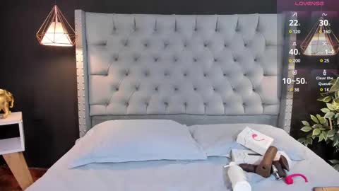 Angeline online show from March 10, 2025, 8:01 pm