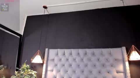 Angeline online show from October 21, 2025, 7:58 pm