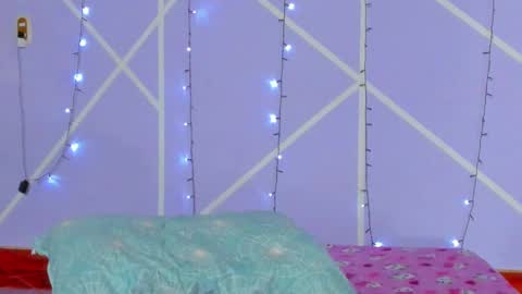 Snapshot of angelique_murphy chatting on December 12, 2024, 12:01 pm Angelique Murphy online show from December 12, 2024, 12:01 pm