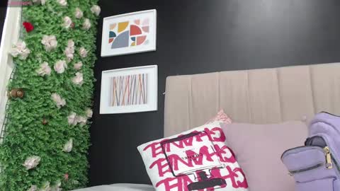 angel online show from March 9, 2025, 7:48 pm