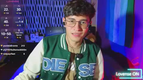 Snapshot of angelito18_twink chatting on June 22, 2026, 3:25 am Angel online show from June 22, 2026, 3:25 am