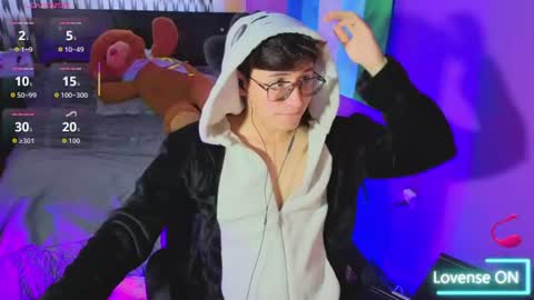 Snapshot of angelito18_twink chatting on July 6, 2026, 1:52 pm Angel online show from July 6, 2026, 1:52 pm