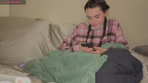 Snapshot of angelknight22 chatting on April 4, 2026, 2:36 pm angelknight22 online show from April 4, 2026, 2:36 pm