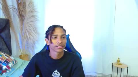 Angel online show from December 19, 2025, 8:38 pm