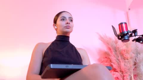 Snapshot of angell_bell chatting on February 28, 2025, 9:23 pm Angel online show from February 28, 2025, 9:23 pm