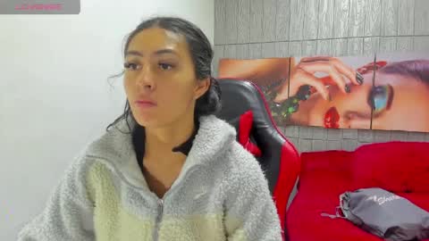 Snapshot of angell_cooper8 chatting on April 21, 2026, 12:11 pm Angell cooper8 online show from April 21, 2026, 12:11 pm
