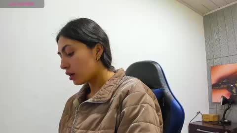 Snapshot of angell_cooper8 chatting on June 5, 2026, 12:11 pm Angell cooper8 online show from June 5, 2026, 12:11 pm