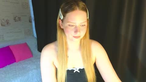 Cutie online show from September 24, 2025, 9:45 am