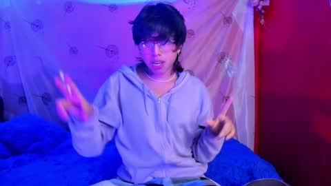 Snapshot of angellonfire chatting on December 24, 2024, 2:21 am Angel  online show from December 24, 2024, 2:21 am