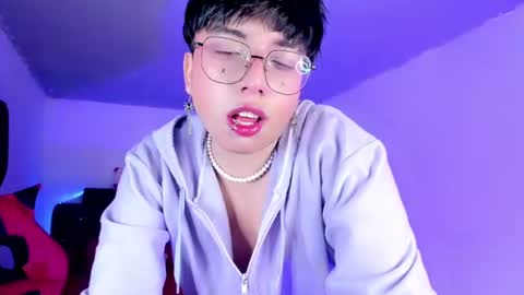 Angel  online show from June 27, 2026, 3:33 am