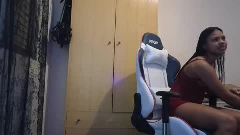 Angelly online show from October 25, 2025, 6:35 pm