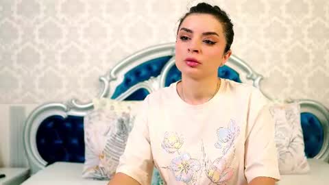 Natalia online show from June 22, 2026, 5:04 am