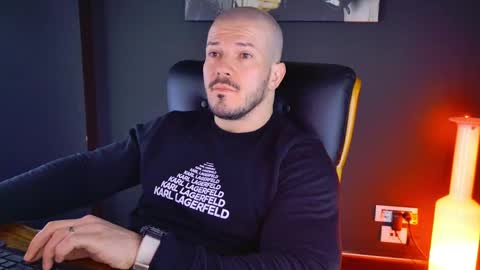 Snapshot of angeloeric chatting on January 21, 2025, 8:52 am BlackWolf online show from January 21, 2025, 8:52 am