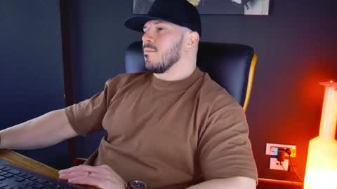 Snapshot of angeloeric chatting on January 30, 2025, 8:11 am BlackWolf online show from January 30, 2025, 8:11 am