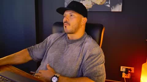 Snapshot of angeloeric chatting on September 16, 2025, 10:16 am BlackWolf online show from September 16, 2025, 10:16 am