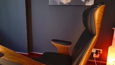 Snapshot of angeloeric chatting on October 22, 2025, 12:38 pm BlackWolf online show from October 22, 2025, 12:38 pm