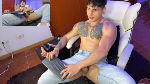 Angelo Ferro online show from December 19, 2024, 3:19 pm