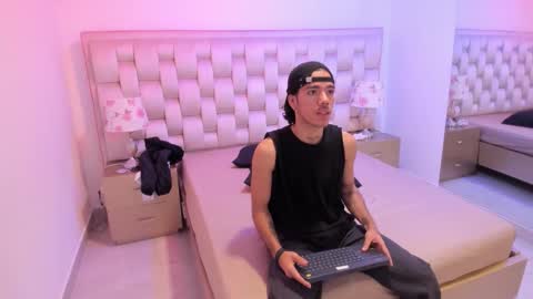 Angelo online show from April 17, 2026, 11:35 am