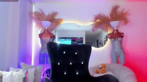 Angel online show from October 3, 2025, 2:14 pm