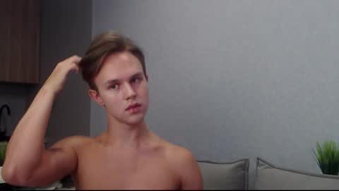 Angel online show from September 26, 2025, 9:13 am