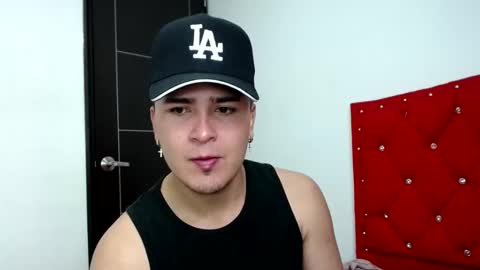 Snapshot of angels_0001 chatting on December 18, 2024, 5:00 pm angels_0001 online show from December 18, 2024, 5:00 pm