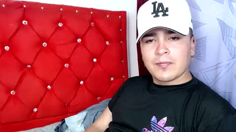 Snapshot of angels_0001 chatting on January 22, 2025, 5:05 am angels_0001 online show from January 22, 2025, 5:05 am