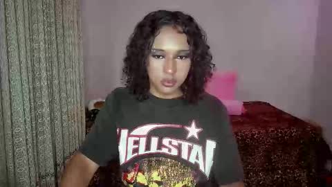 Snapshot of angelsdustxxx chatting on April 19, 2026, 4:34 am online show from April 19, 2026, 4:34 am