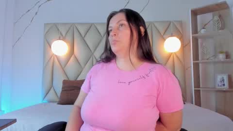 ANGIE online show from December 2, 2025, 1:50 pm