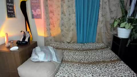 Snapshot of angelwhitte chatting on June 25, 2026, 12:54 am angelwhitte online show from June 25, 2026, 12:54 am