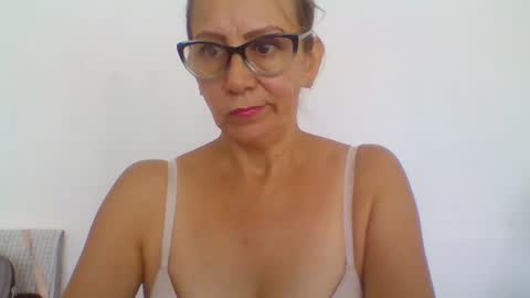angelycute476334 online show from October 18, 2025, 6:41 pm
