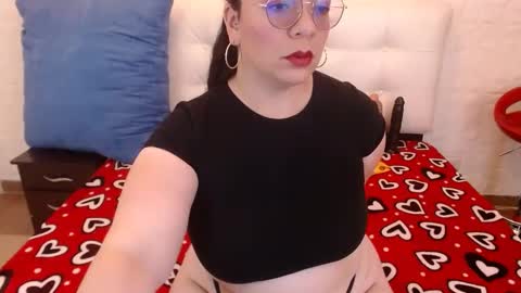 Angie online show from October 2, 2025, 8:49 pm
